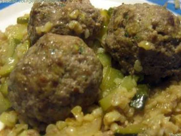 Boulettes de boeuf aux courgettes et brocciu, risotto de boulgou