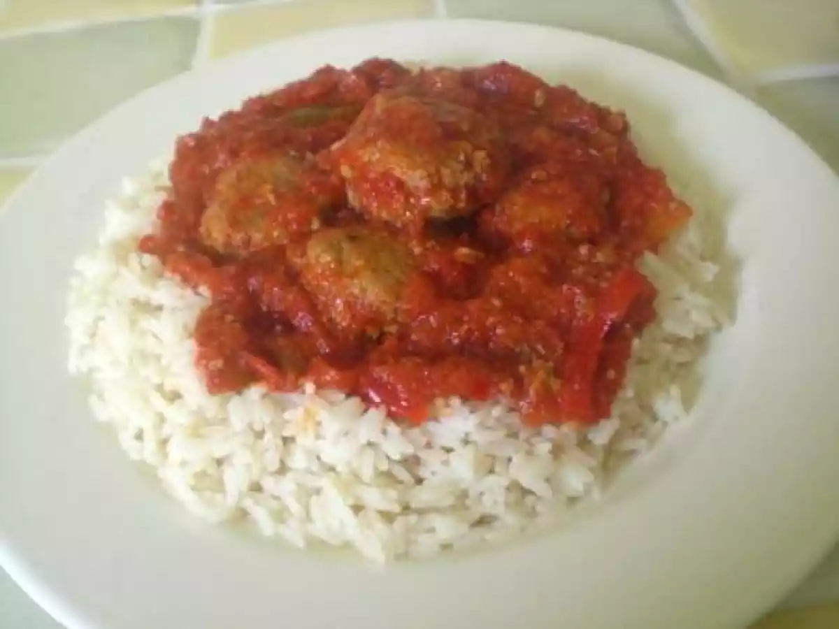 BOULETTES DE BOEUF AUX POIVRONS