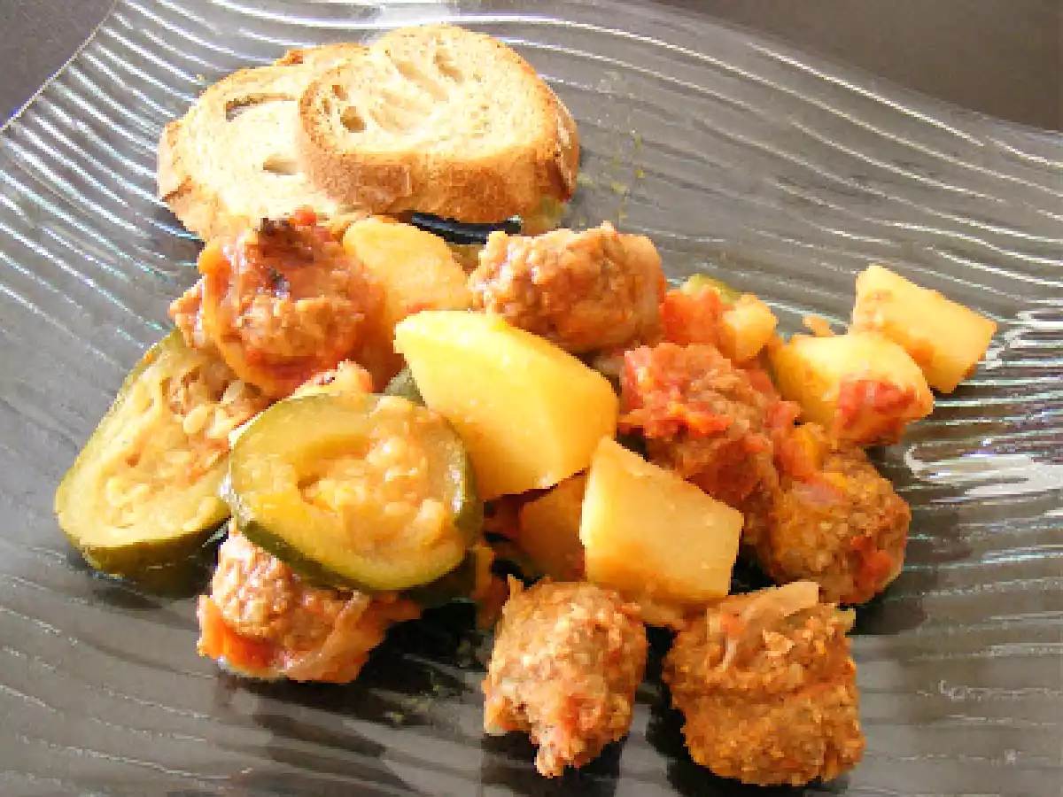 Boulettes de boeuf, courgettes et pommes de terre