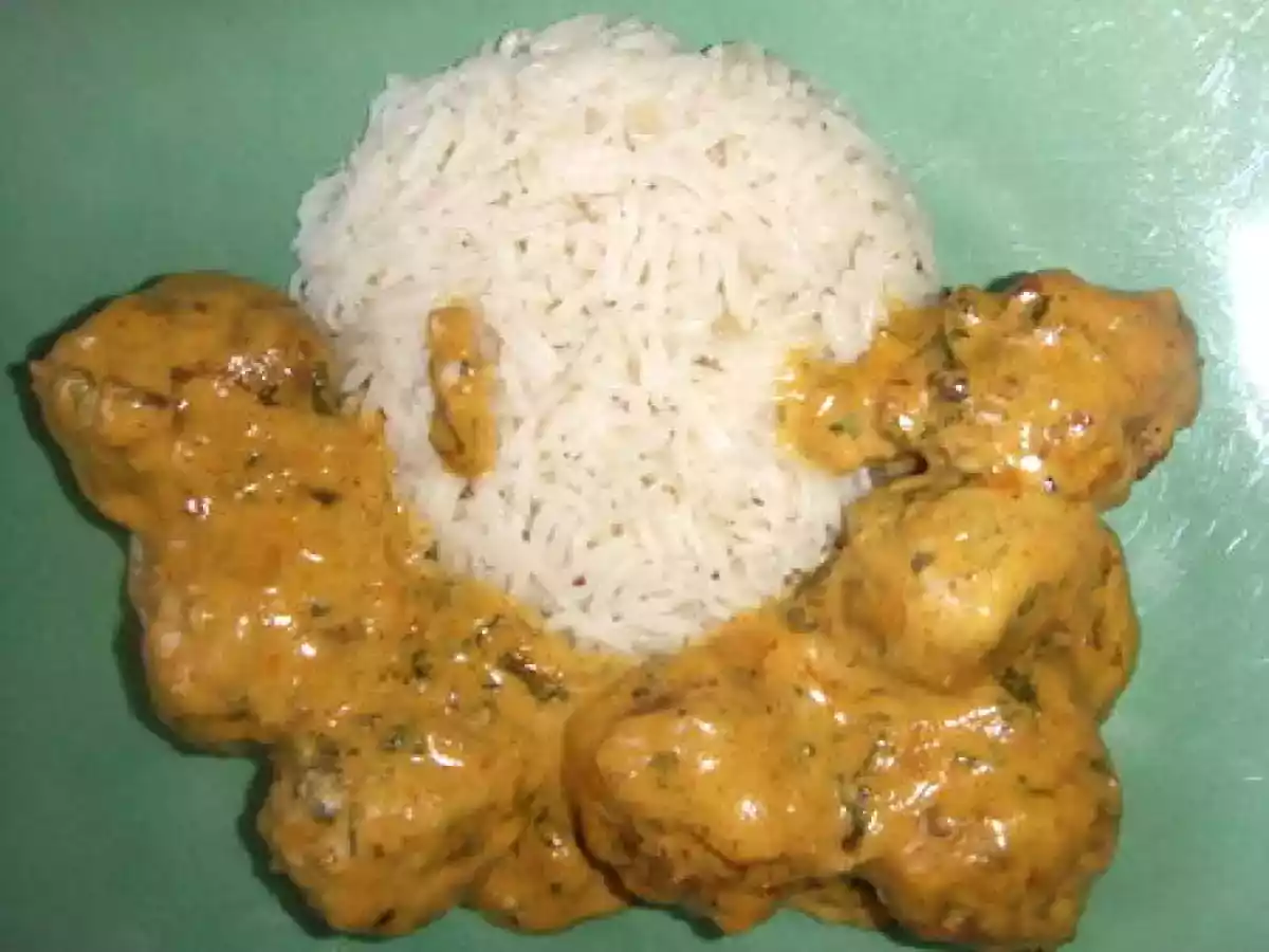 Boulettes de boeuf-mouton en sauce curry