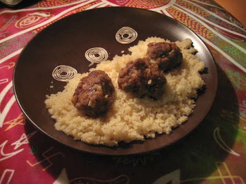 Boulettes de viande à la pâte d'arachides et semoule d'attiéké, photo 2