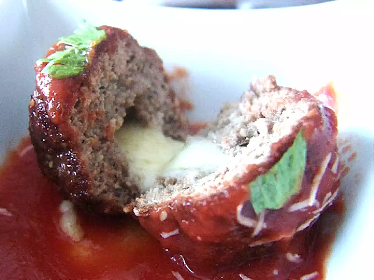 Boulettes de viande au coeur de mozzarella