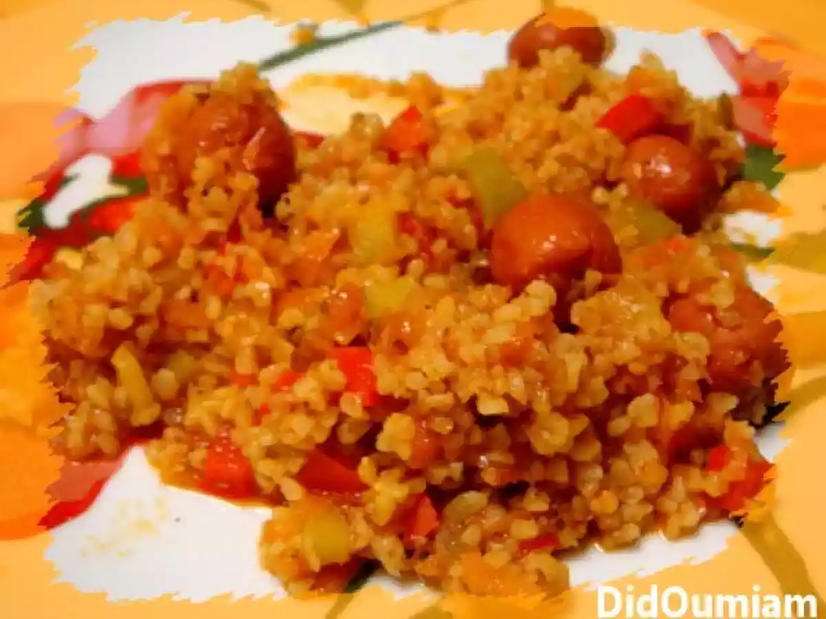 Boulghour légèrement piquant aux légumes et knakis au fromage