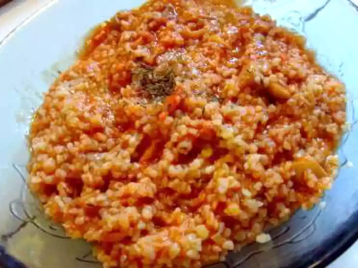 Boulgour à la sauce tomate piquante