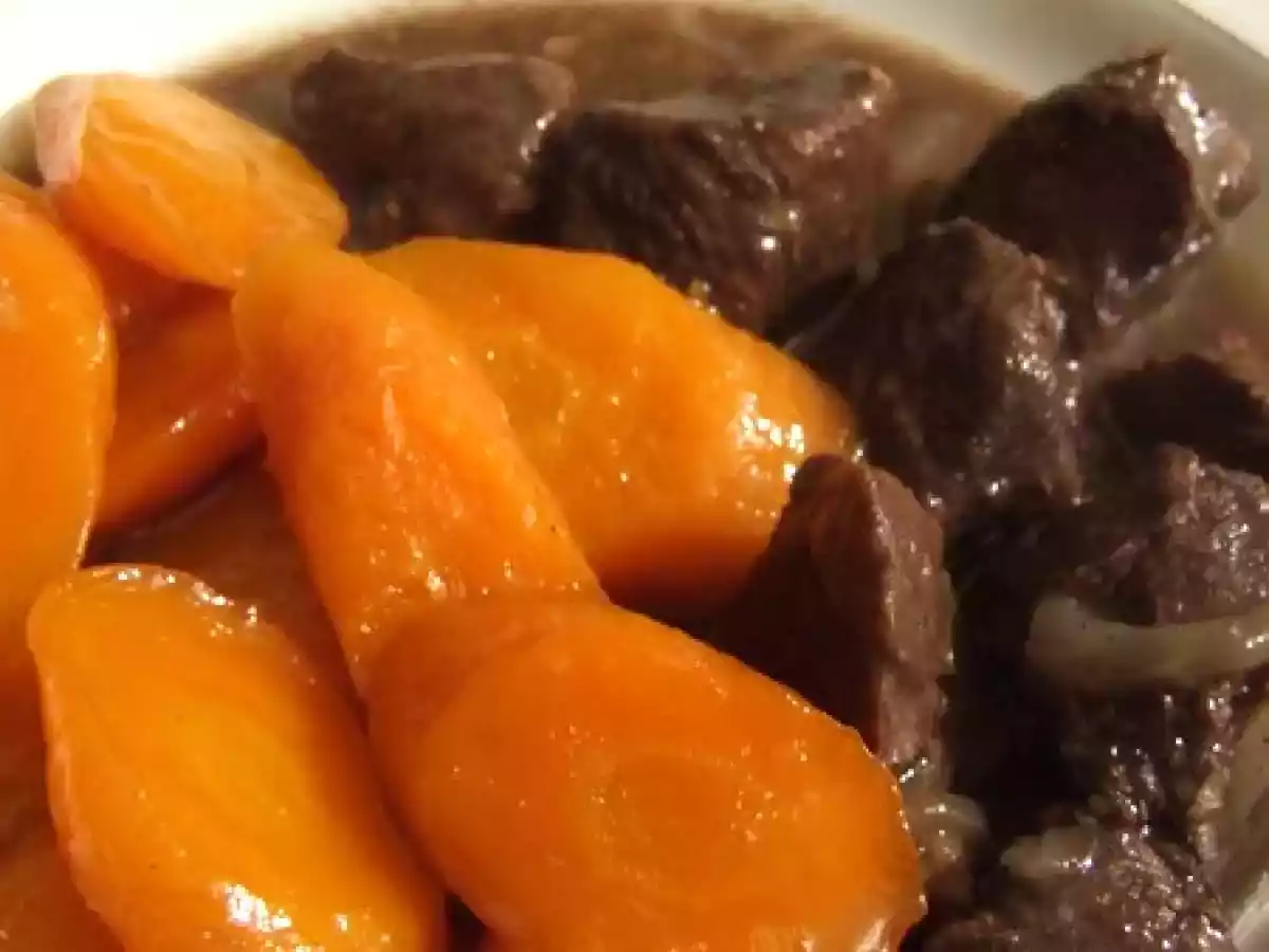 Bourguignon de 7 heures aux carottes glacées - photo 2