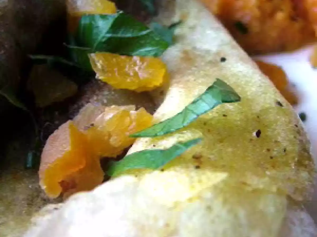 Bricks de foie de volaille au chutney d'aubergines, purée de carottes