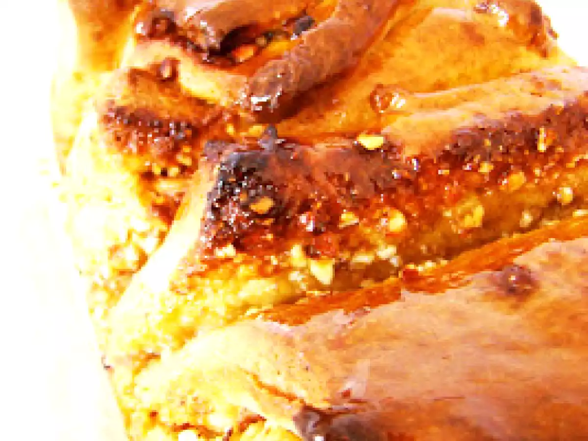 Brioche pretranchee au caramel d'amandes...