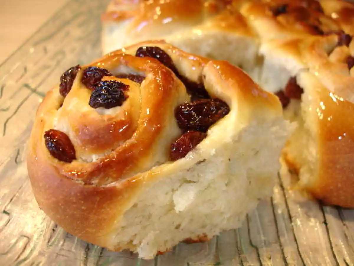 BRIOCHE ROULEE AUX RAISINS