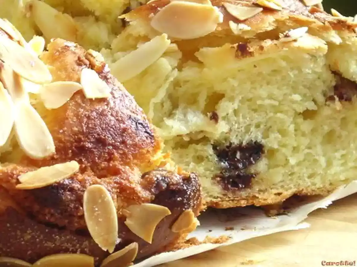 Brioche surfine à la crème d'amandes et au chocolat. - photo 2