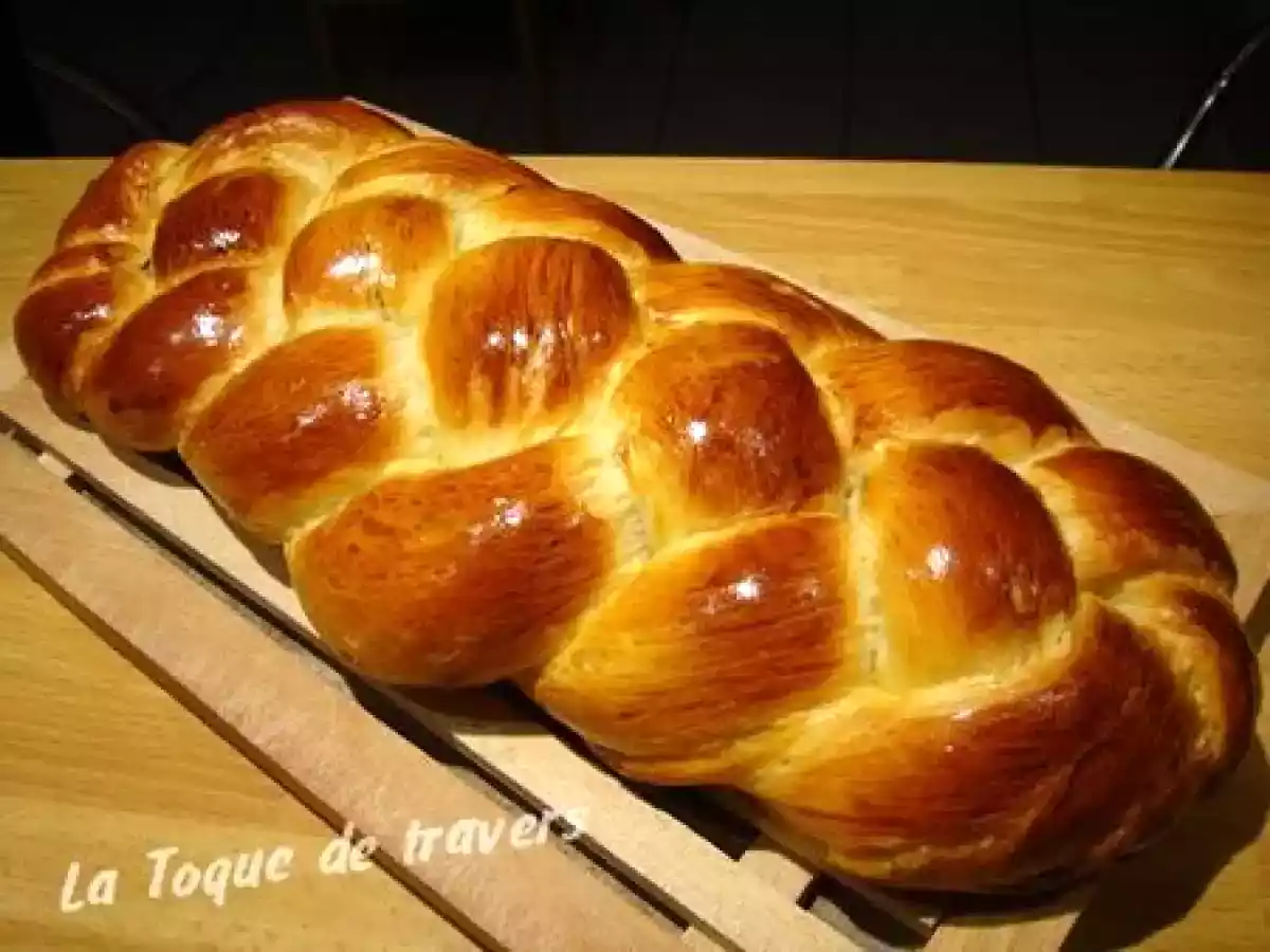 Brioche tressée à quatre brins aux pépites de chocolat