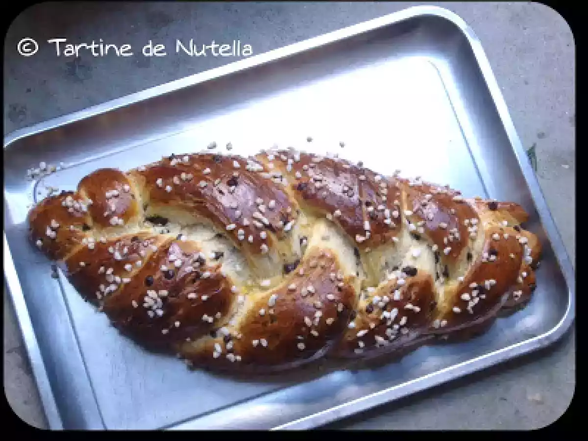 Brioche tressée aux pépites de chocolat et écorces d'orange