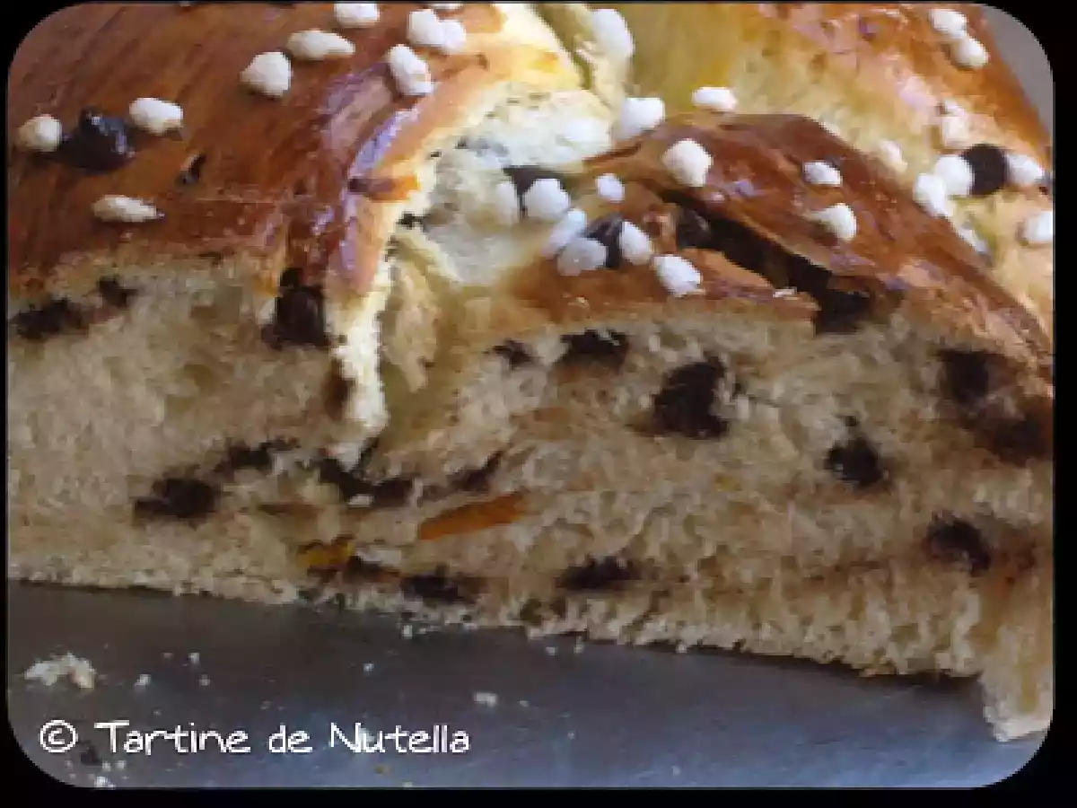 Brioche tressée aux pépites de chocolat et écorces d'orange - photo 2