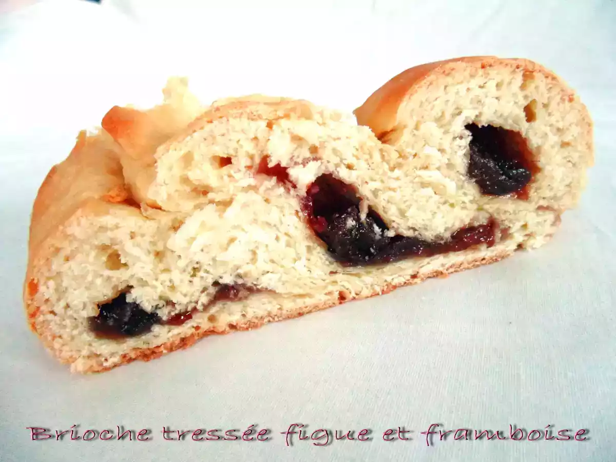Brioche tressée figue et framboise