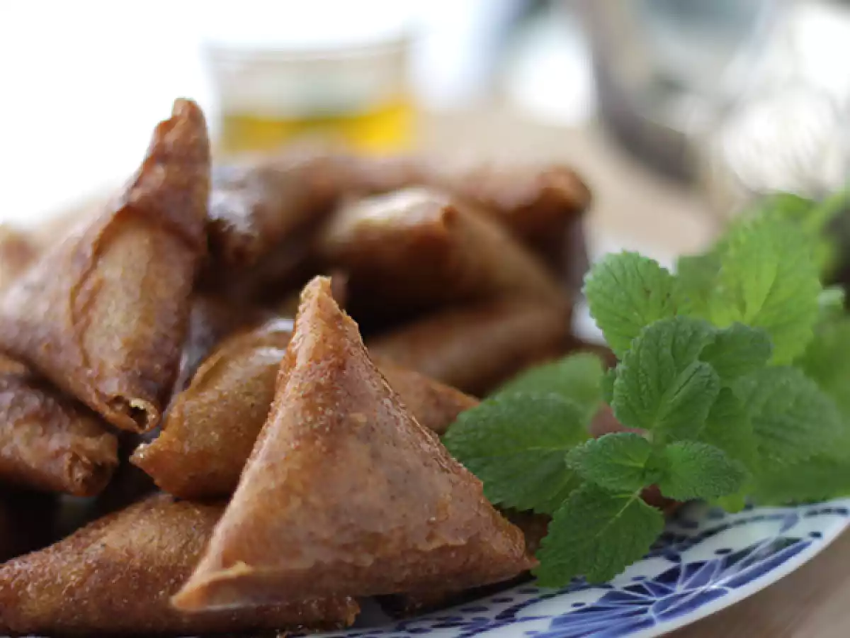 Briouats aux amandes, petites pâtisseries orientales - photo 3