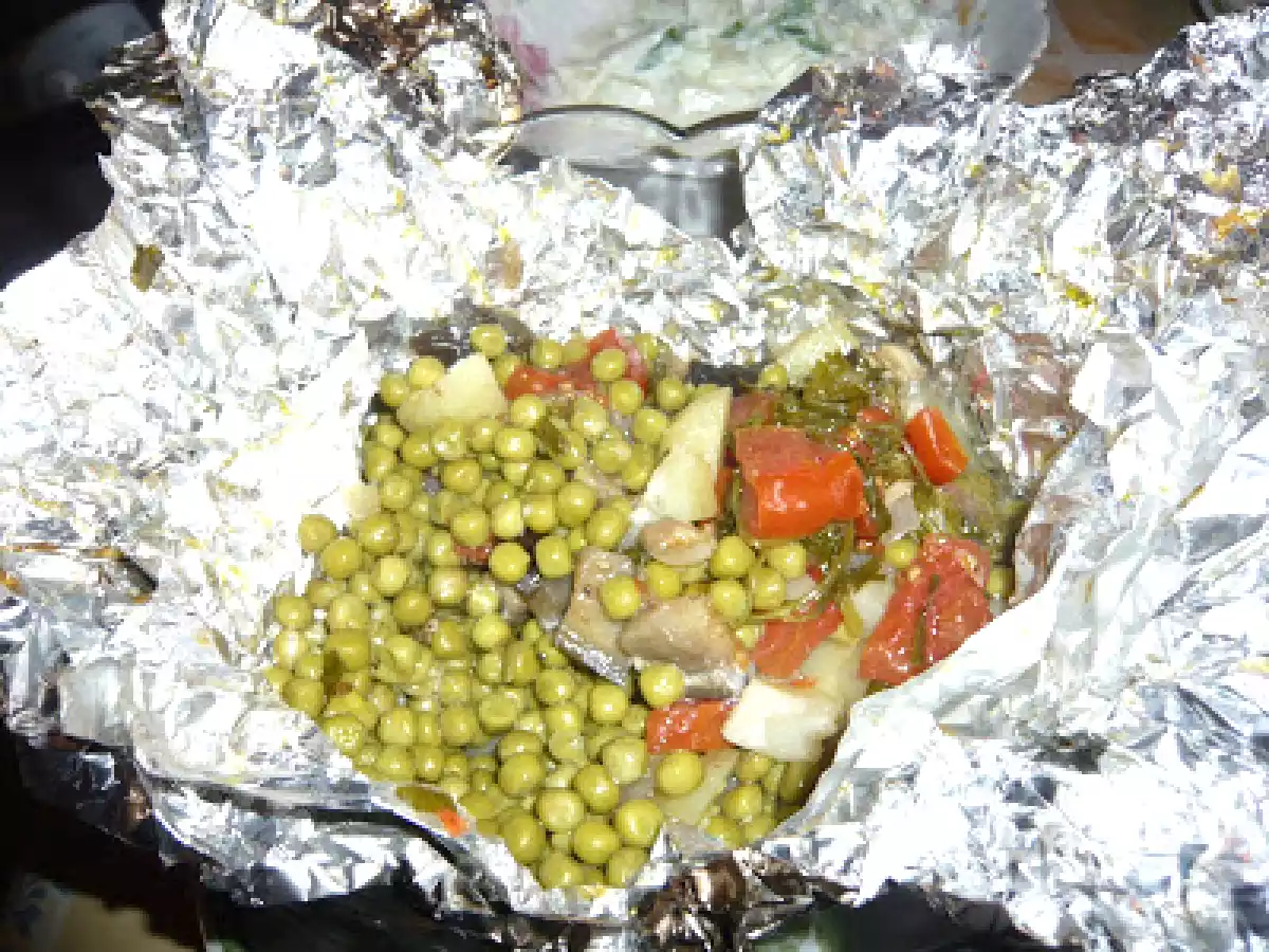 Brochette d'agneau marinée à la grecque accompagnée de sa papillotte de lègumes - photo 2