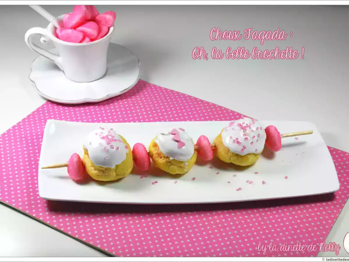 Brochette de choux à la fraise Tagada
