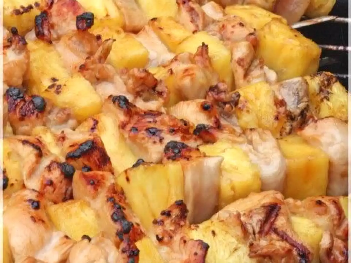 Brochette de poulet à l'ananas au BBQ