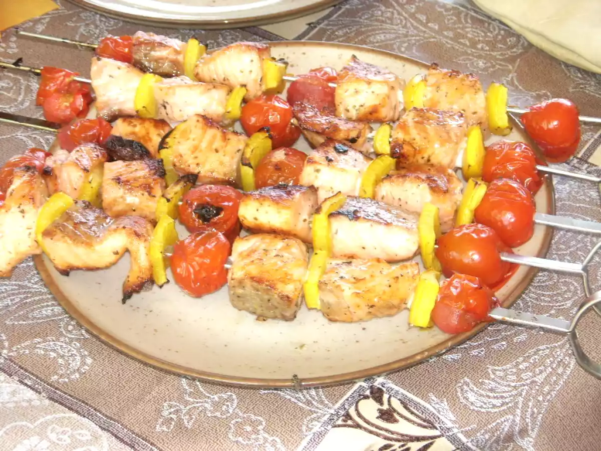 Brochette de saumon marinée au citron et aux herbes