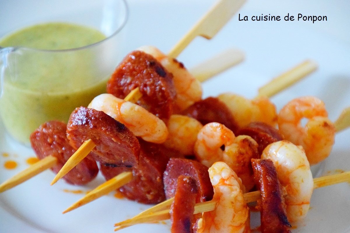 Brochette de scampis et chorizo à la sauce verte Recette Ptitchef