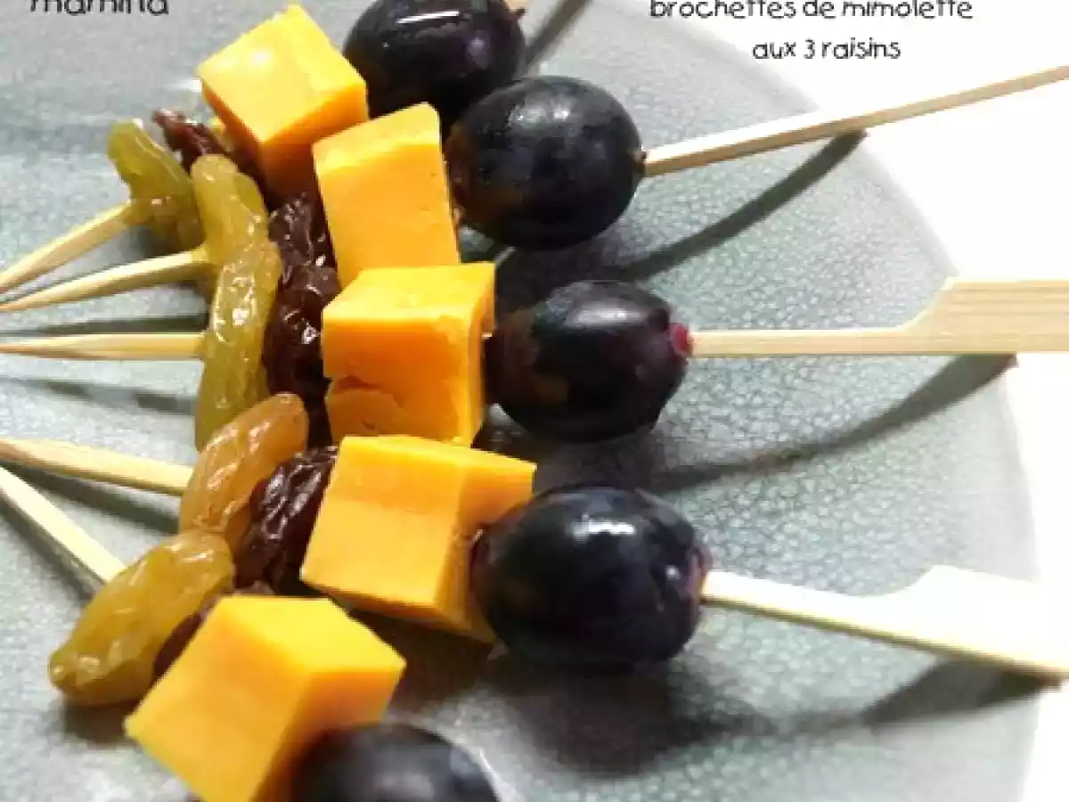 Brochettes apéritives faciles: mimolette et trois raisins