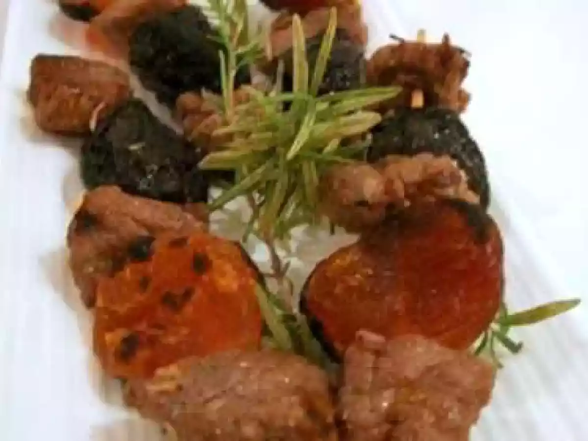 Brochettes d'agneau, aux pruneaux, aux abricots secs et romarin - photo 3