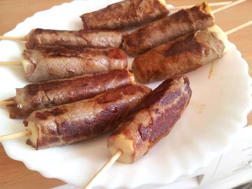 Brochettes de boeuf au fromage