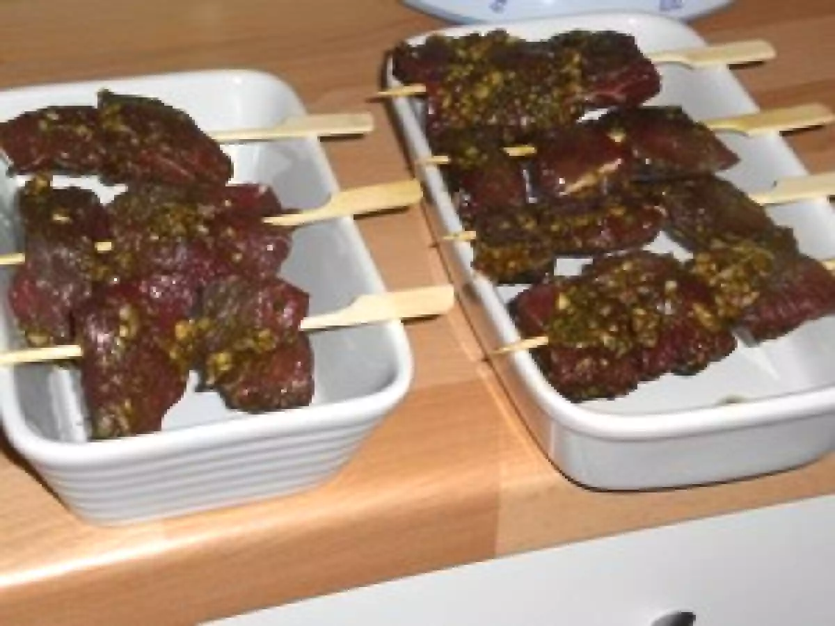 Brochettes de boeuf marinées, sauce satay
