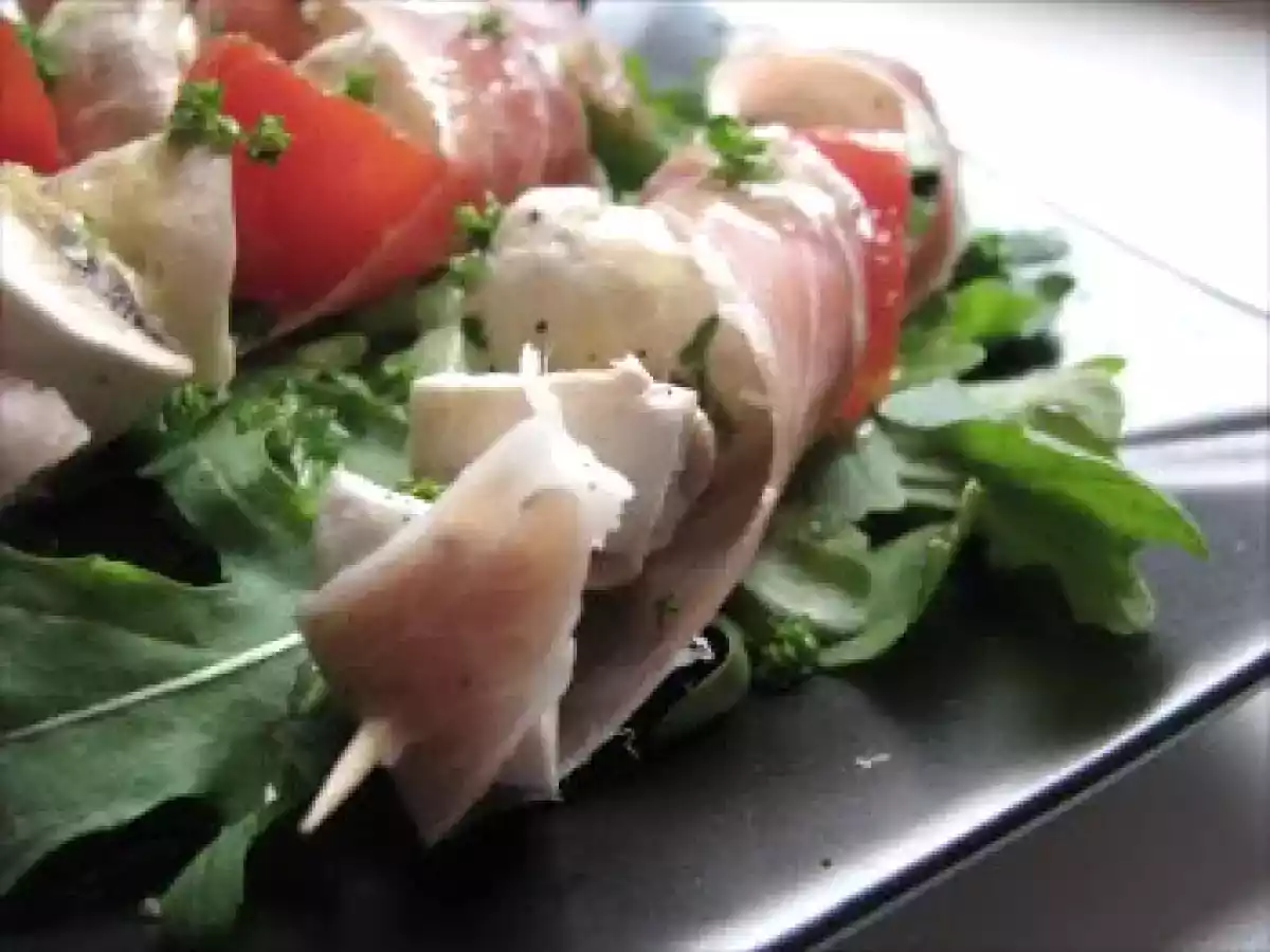 Brochettes de champignons crus & jambon de Bayonne