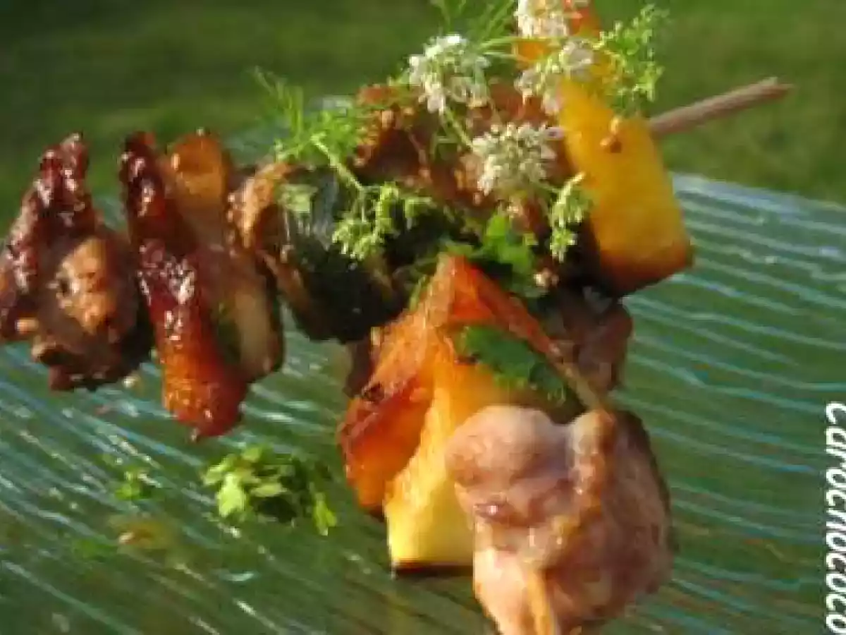 BROCHETTES DE DINDE CARMALISEES SESAME ANANAS