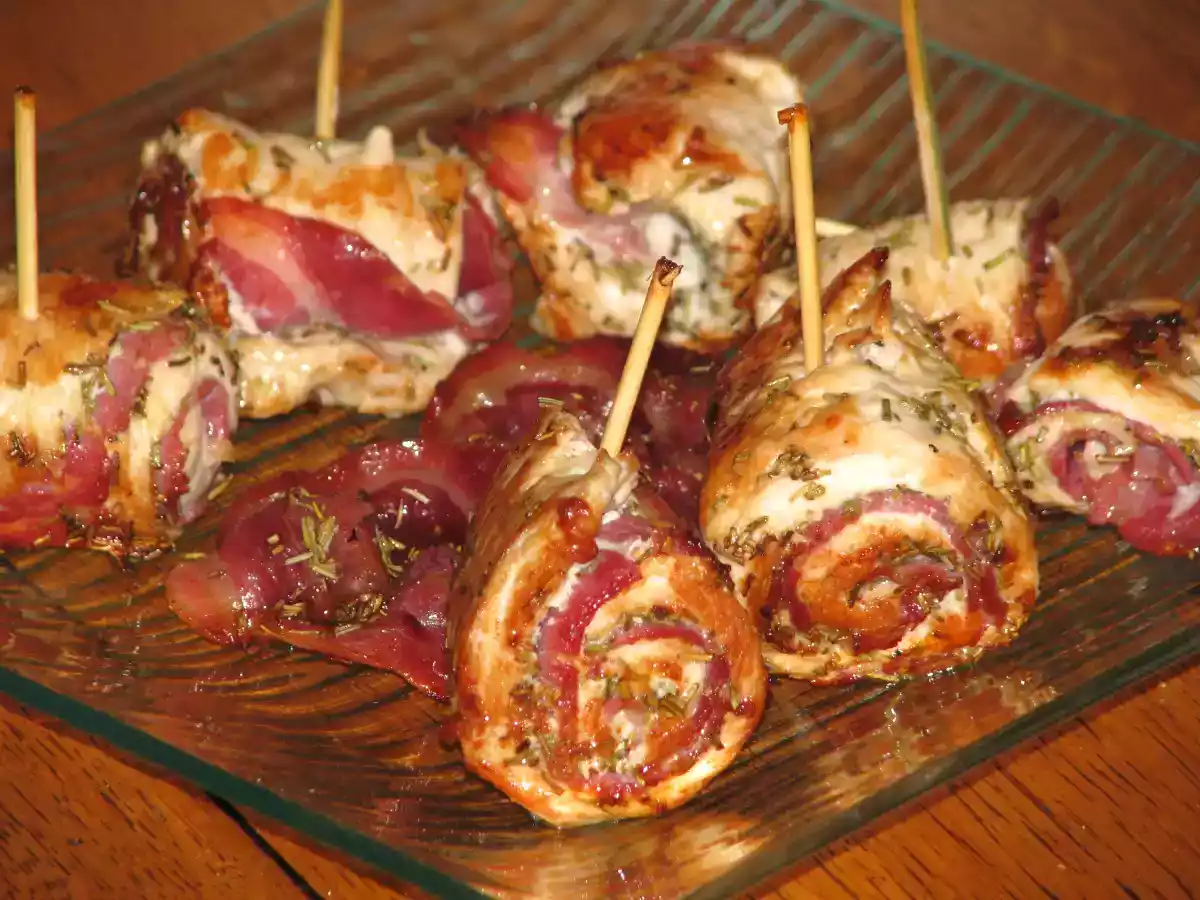 Brochettes de dinde, romarin, pancetta