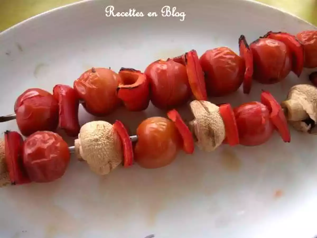 BROCHETTES DE LEGUMES, SALADE DE CHAMPIGNONS, MACHE