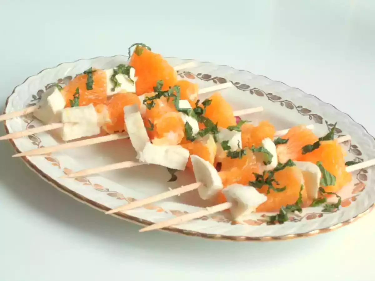 Brochettes de mozzarella à l'orange & à la menthe