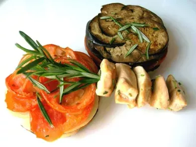 Brochettes de poulet au romarin et tian de légumes
