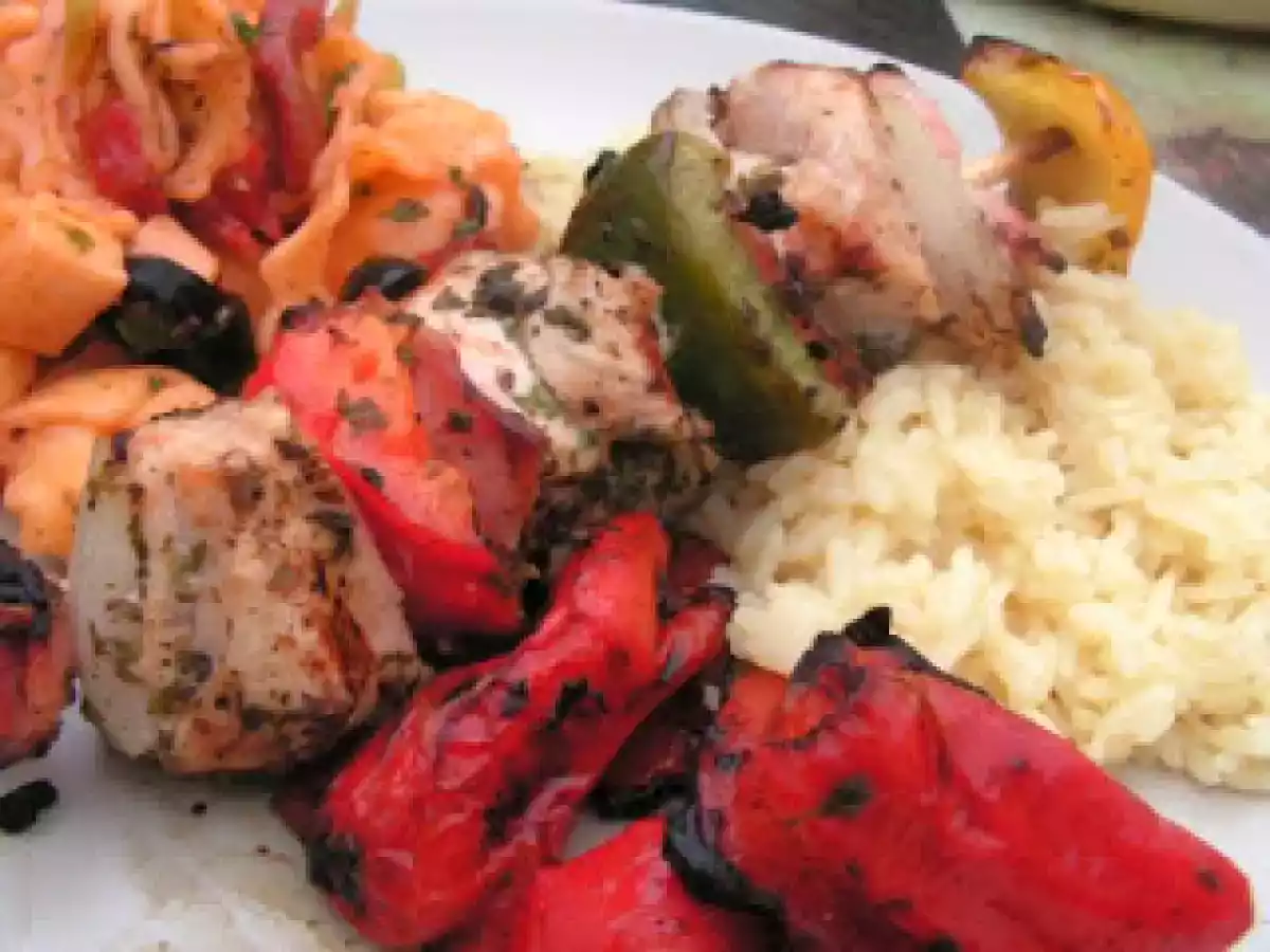 Brochettes de Poulet mariné vin blanc, citron et ail