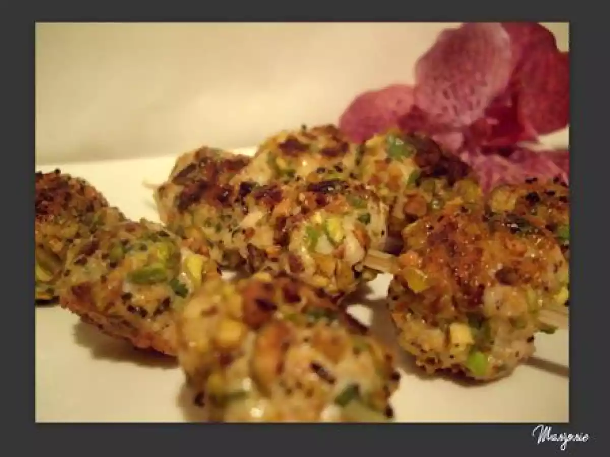 Brochettes de poulet très croustillantes et aux éclats de pistache