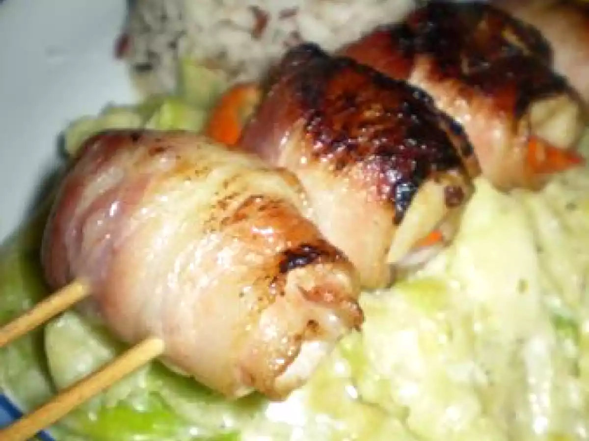 Brochettes de Saint Jacques au lard, tagliatelles de courgettes et riz sauvage