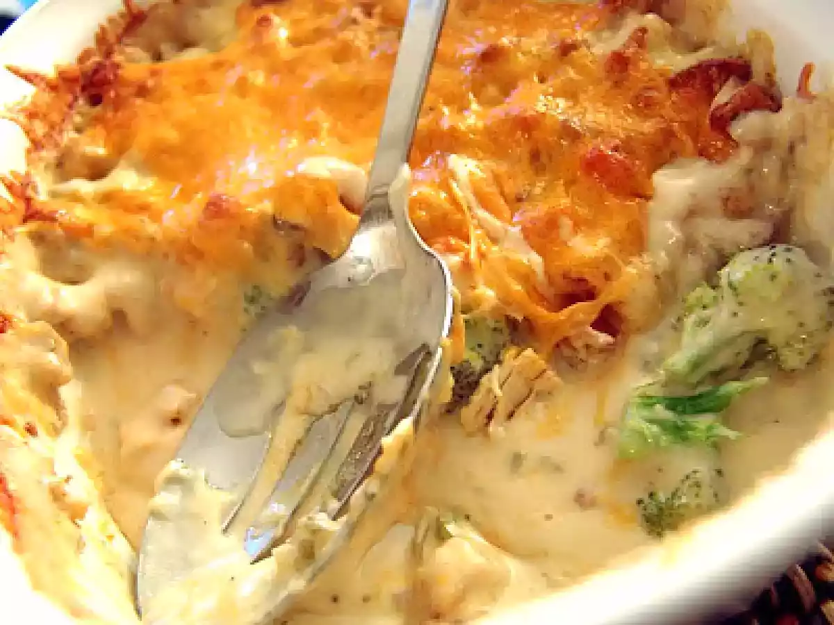 Brocoli gratiné au poulet et cheddar