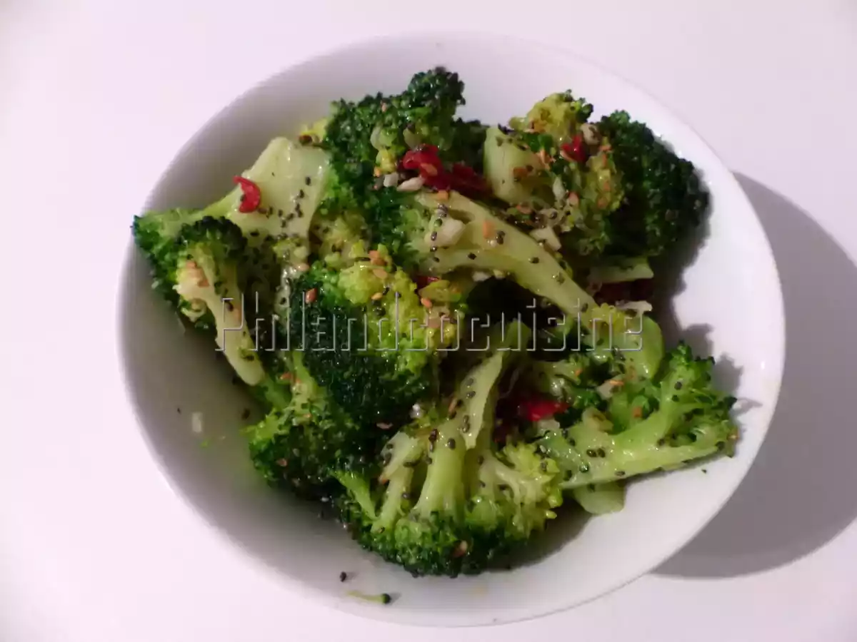 Brocoli sauté à l'ail et aux graines de sésame et de chia - photo 2