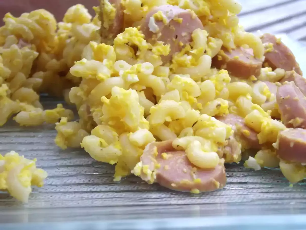 Brouillade de coquillettes aux knacks. - photo 2