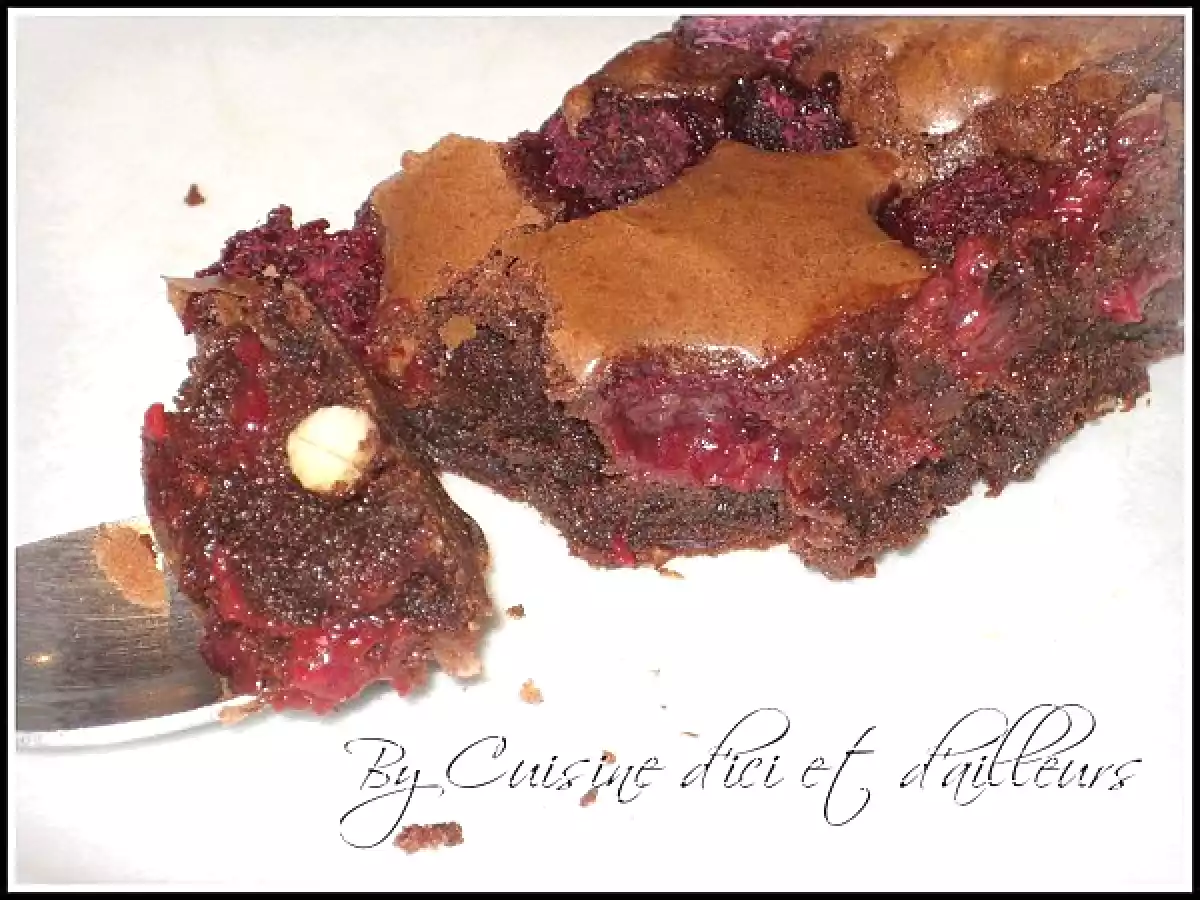 Brownie au chocolat, amandes & framboises