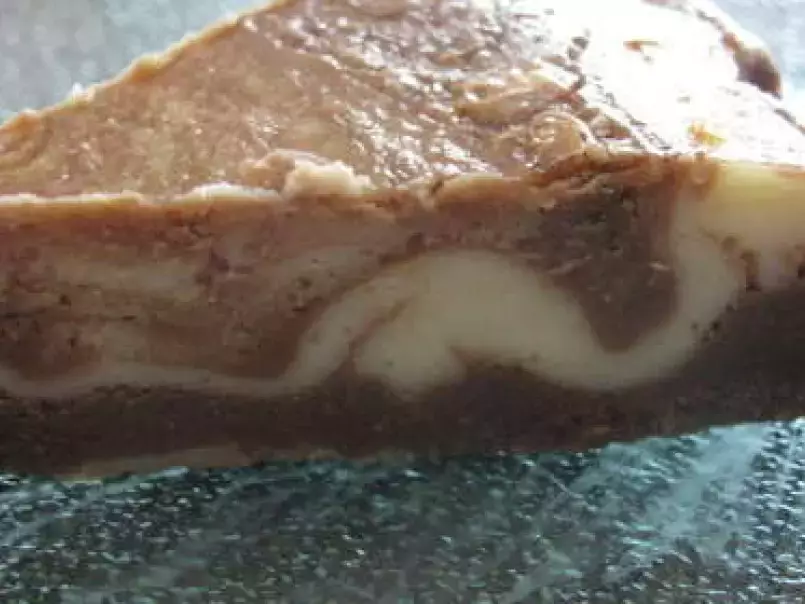 Brownie cheesecake au chocolat au lait aux noisettes