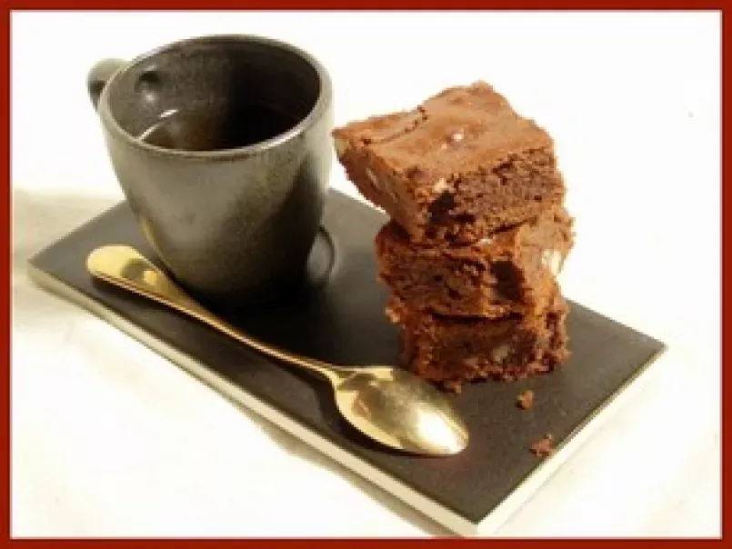 Brownies au chocolat, praliné et noix de pécan caramélisées, photo 2