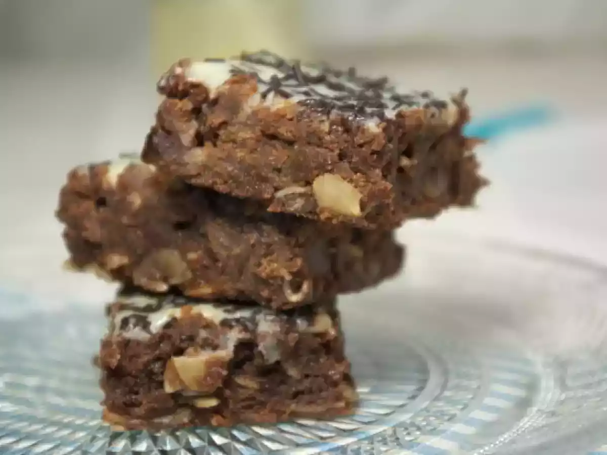 Brownies chocolat noir, amandes et glaçage chocolat blanc - photo 3