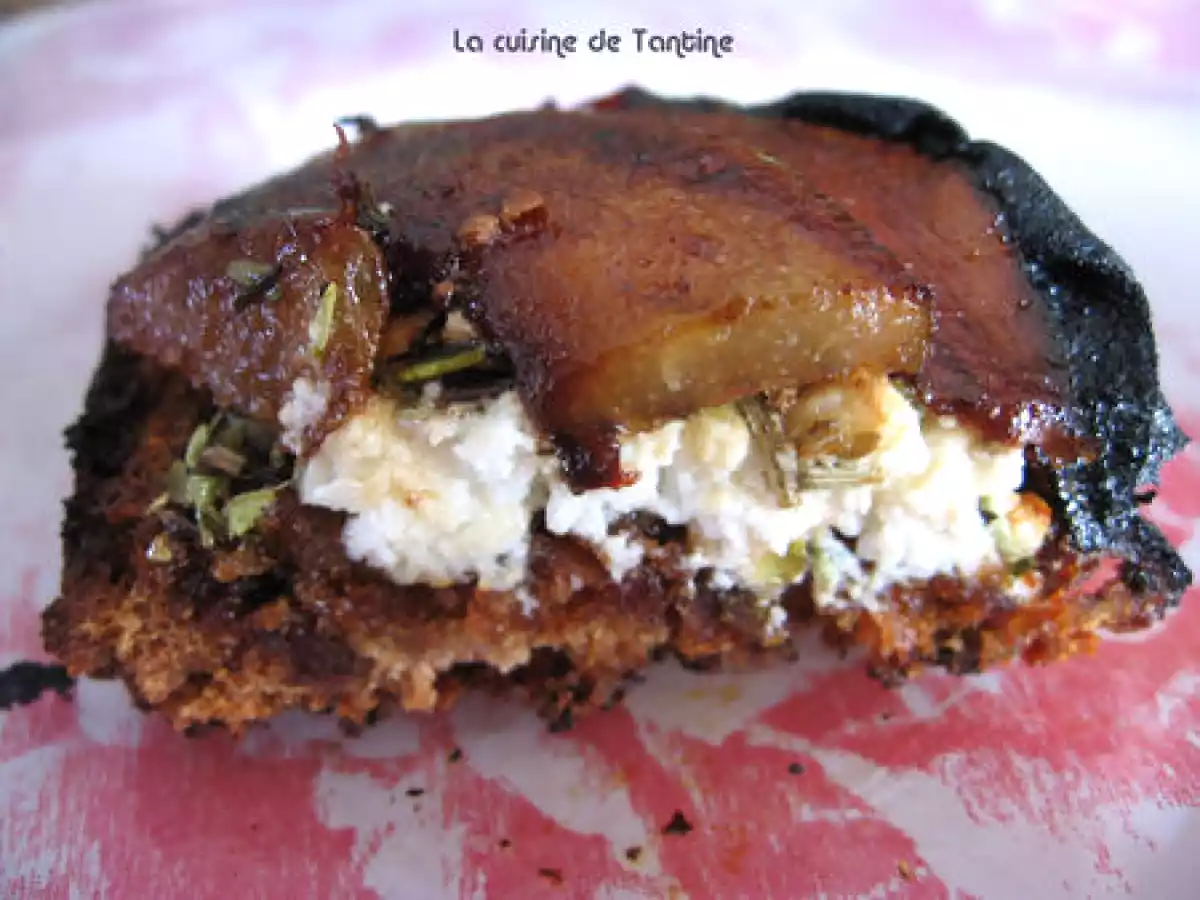 Bruschetta de pain d'épices au chèvre et miel