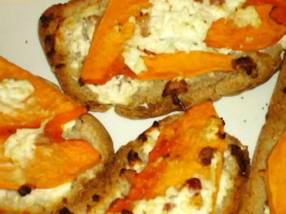 BRUSCHETTA DE POTIRON AU CHEVRE