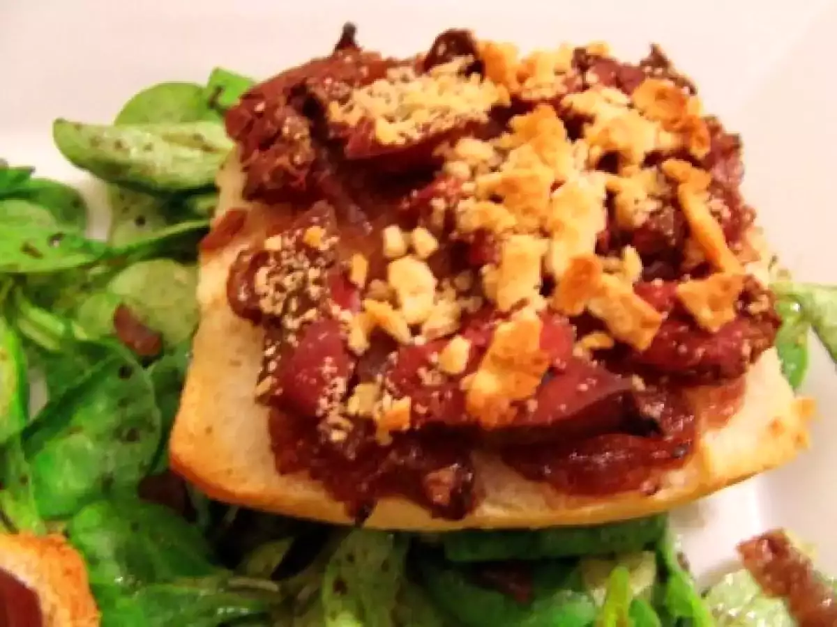 Bruschetti aux foies de volaille et confit d'oignons - photo 2