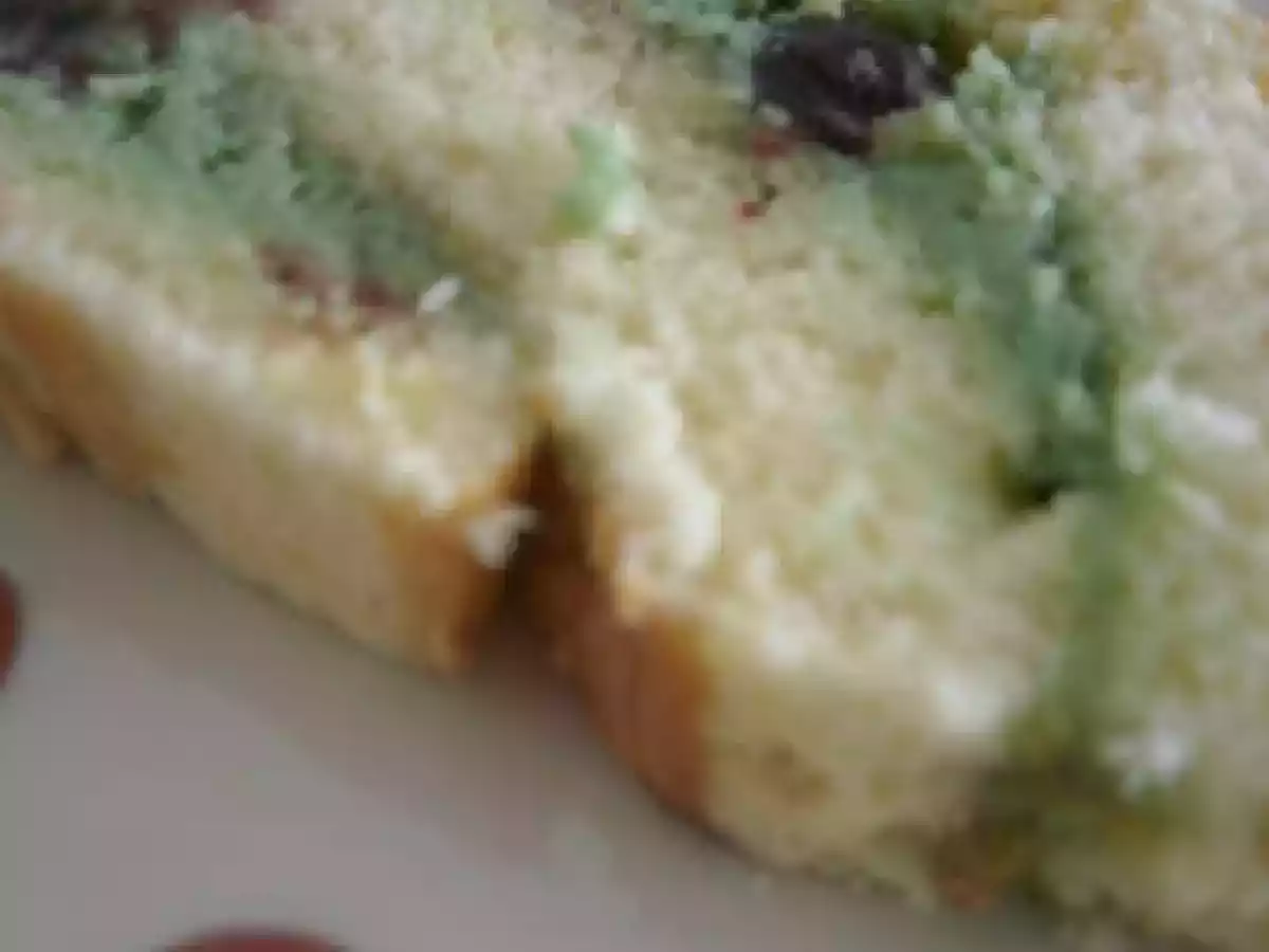 Bûche à la pistache et aux cerises Amarena. - photo 2