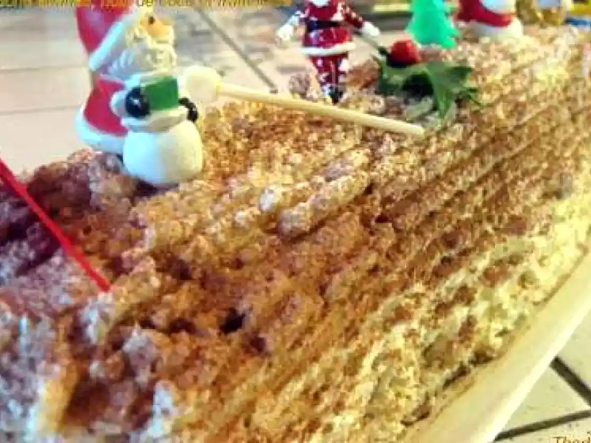 Bûche ananas, noix de coco et framboise