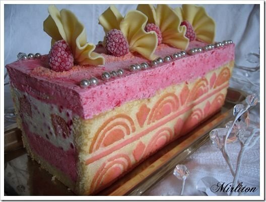 Buche Bijou Framboise Litchi Et Chocolat Blanc Recette Ptitchef