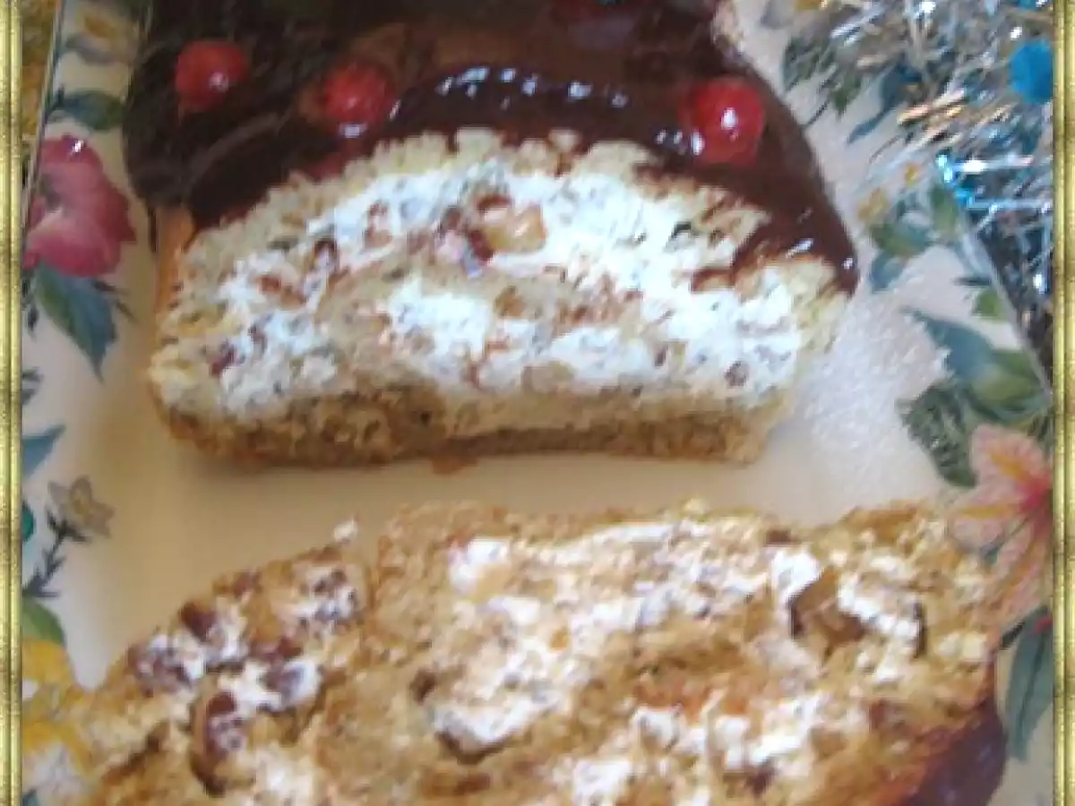 Bûche chantilly, noisette et praliné